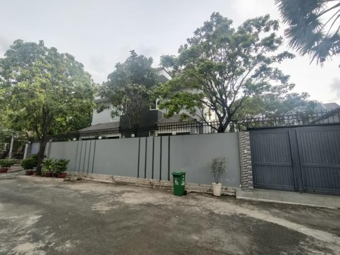 Cho thuê biệt thự 2 mặt tiền khu biệt thự thảo điền quận 2