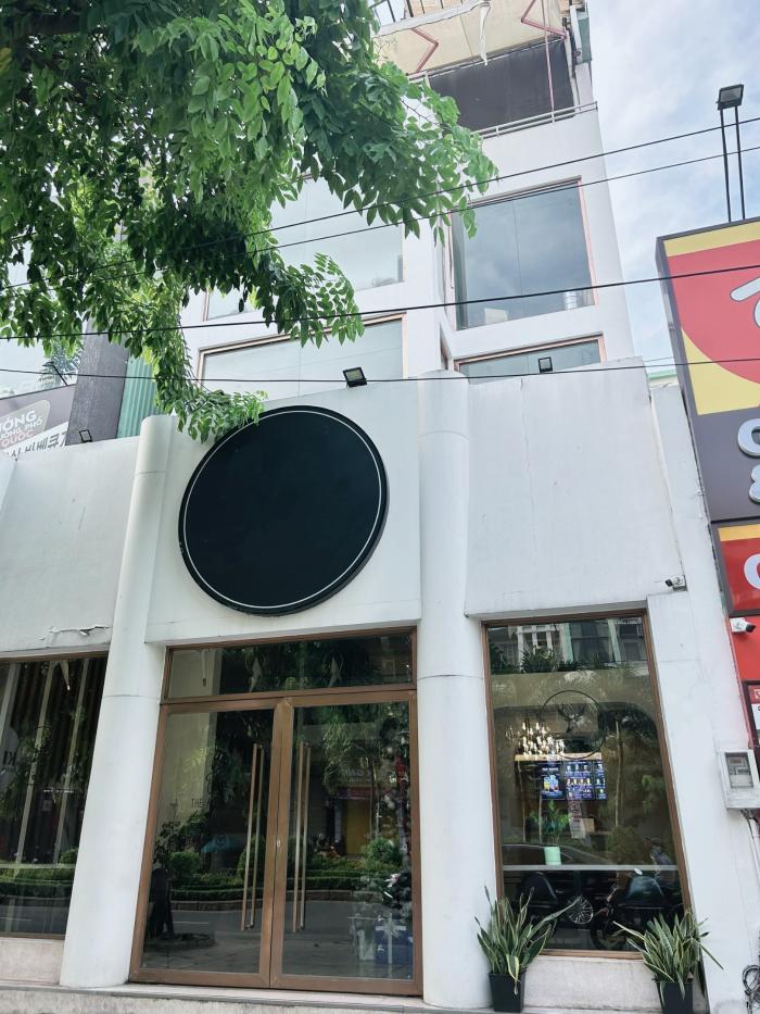 Cho thuê nhà mặt tiền 212 Phan Xích Long