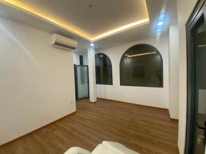 Cho thuê nhà 2 mặt tiền đường Nguyễn Trọng Tuyển