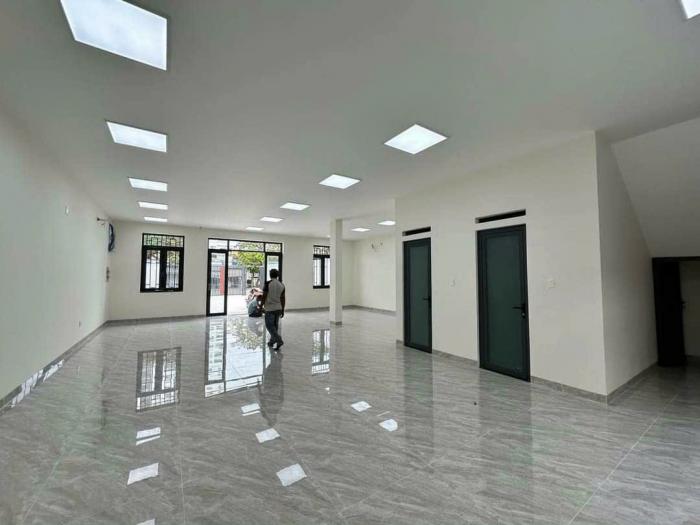 Cho thuê nhà mặt tiền đường Kênh Tân Hóa