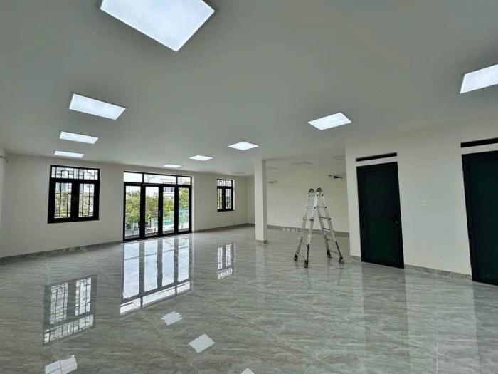 Cho thuê nhà mặt tiền đường Kênh Tân Hóa