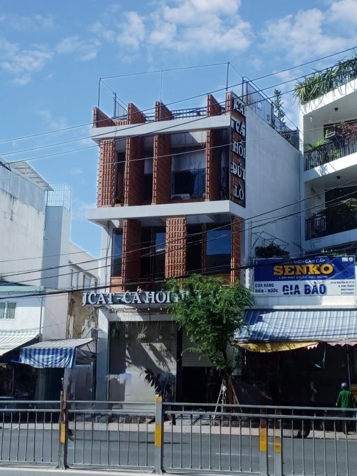 Cho thuê nhà mặt tiền đường Nguyễn Xí