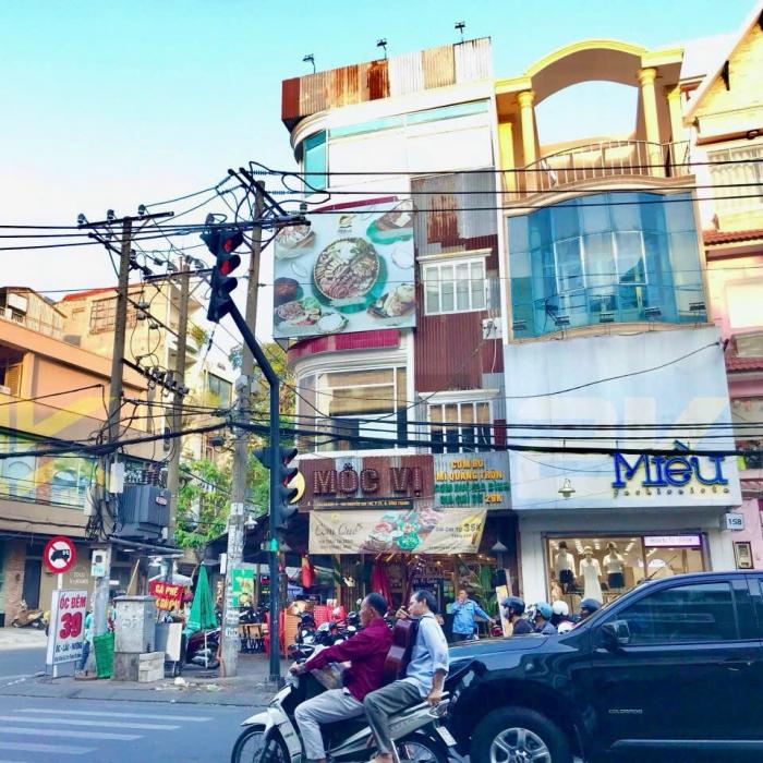Cho thuê nhà góc 2 mặt tiền đường Nguyễn Gia Trí