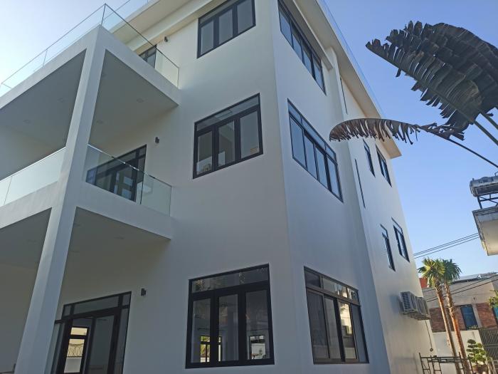 Cho thuê villa 2 mặt tiền mới xây hiện đại cao cấp khu Compoud quận 2
