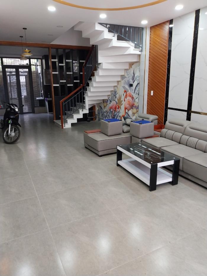 Cho thuê nhà đường Phạm Văn Bạch