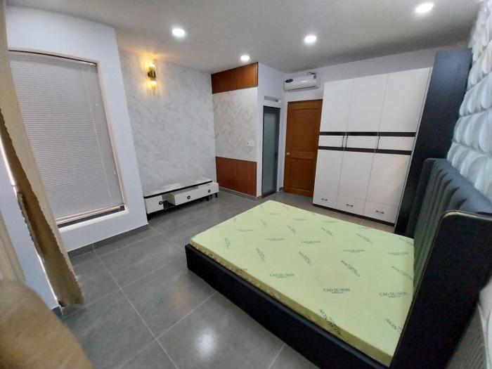 Cho thuê nhà đường Phạm Văn Bạch