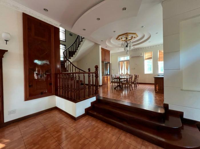 Cho thuê villa góc 2 mặt tiền Nguyễn Văn Hưởng quận 2