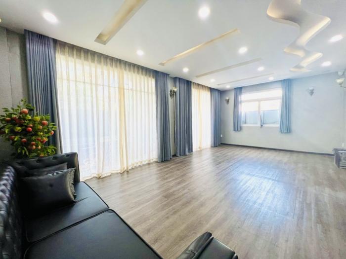 Cho thuê nhà góc 2 mặt tiền đường Lê Lâm quận Tân Phú