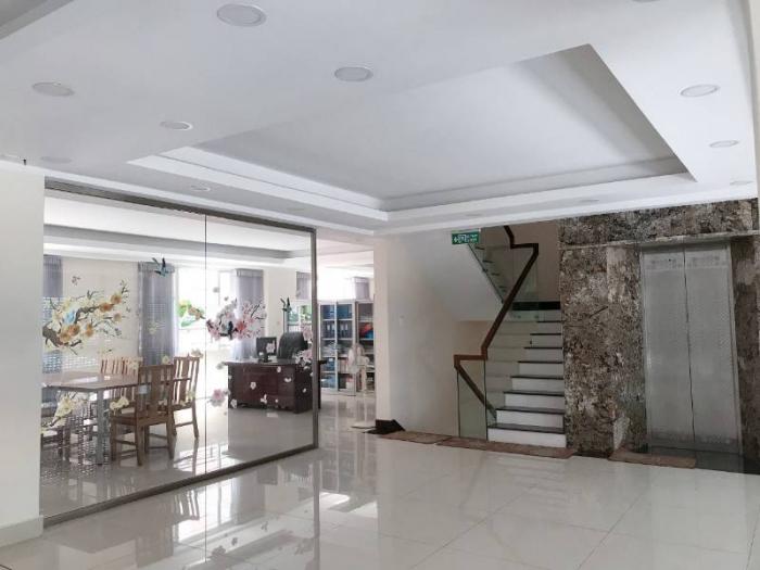 Cho thuê nhà 2 mặt tiền đường Lê Sao quận Tân Phú