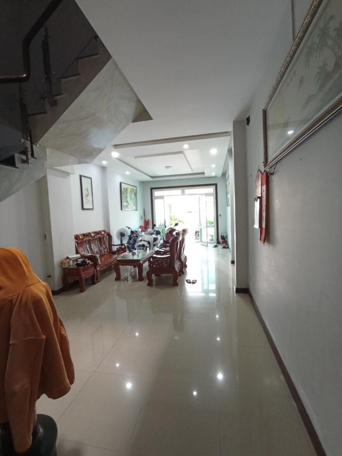 Cho thuê nhà mặt tiền đường Phạm Ngọc Thảo quận Tân Phú