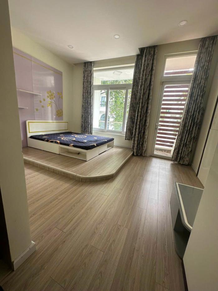 Cho thuê biệt thự mặt tiền đường 47 Thảo Điền quận 2