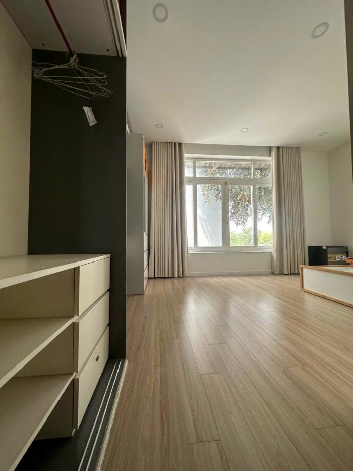 Cho thuê biệt thự mặt tiền đường 47 Thảo Điền quận 2