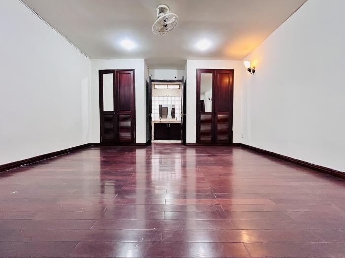 Bán nhà hẻm số 2 Hồng Hà quận Tân Bình đi bộ ra Sân Bay chỉ mất 2 phút