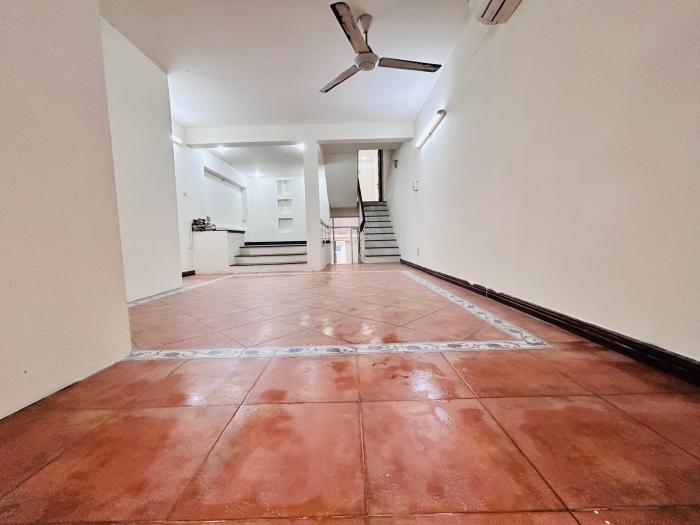 Bán nhà hẻm số 2 Hồng Hà quận Tân Bình đi bộ ra Sân Bay chỉ mất 2 phút