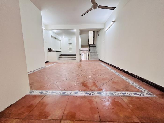 Bán nhà hẻm số 2 Hồng Hà quận Tân Bình đi bộ ra Sân Bay chỉ mất 2 phút