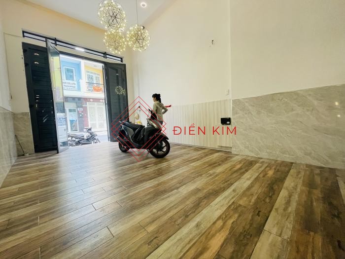 Cho thuê nhà mặt tiền 64 Hoa Lan