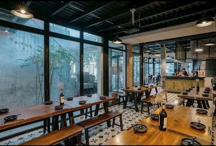 Cho thuê biệt thự sân vườn đường Nguyễn Thành Ý quận 1