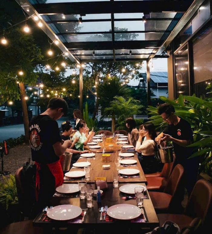 Cho thuê nhà góc 2 mặt tiền đường Nguyễn Văn Hưởng Thảo Điền Quận 2