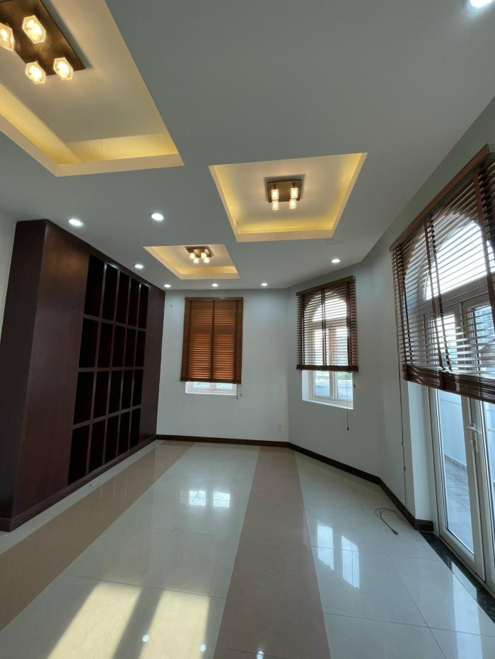 Cho thuê nhà đường Quốc Hương Thảo Điền Quận 2