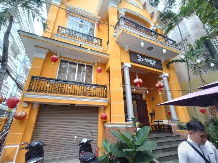 Cho thuê nhà góc 3 mặt tiền đường Lam Sơn