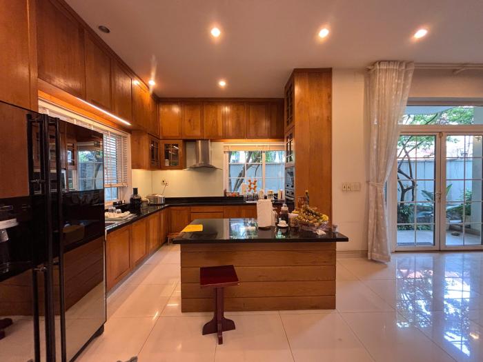 Cho thuê nhà mặt tiền đường Nguyễn Văn Hưởng