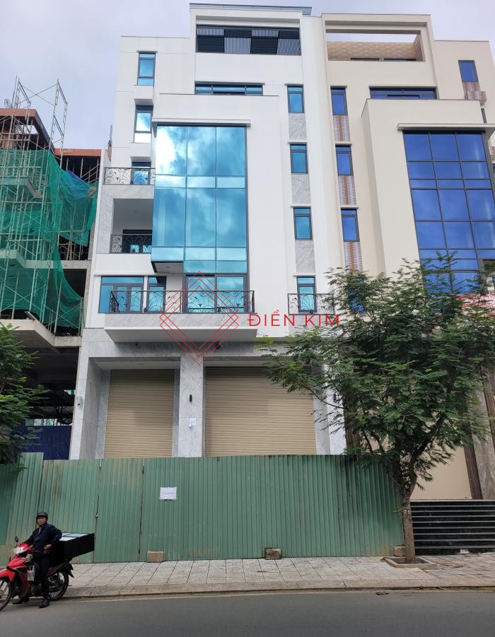 Cho thuê tòa nhà đường Trần Quý Kiên