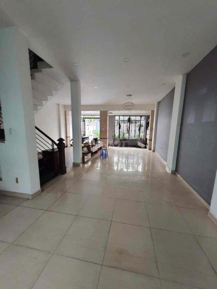 Cho thuê nhà đường Lê Trọng Tấn