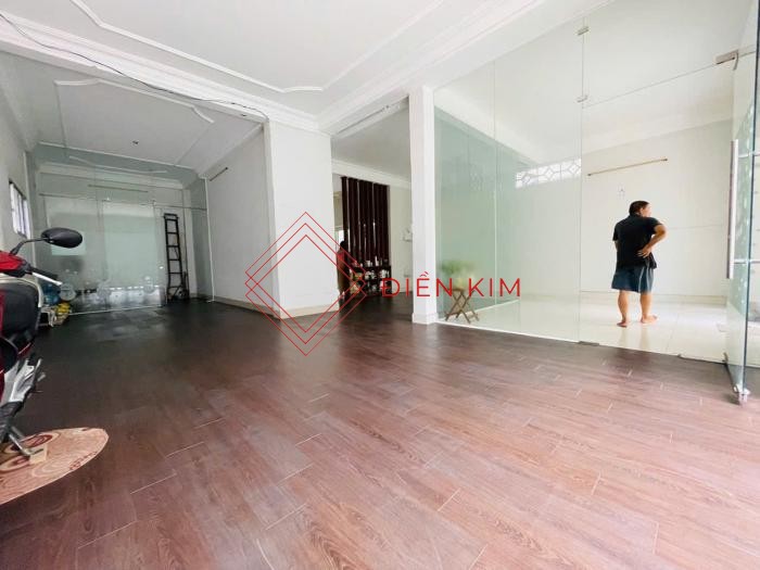 Cho thuê nhà đường Nguyễn Trọng Tuyển