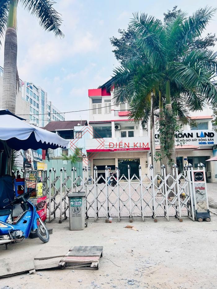 Cho thuê nhà mặt tiền đường Nguyễn Hoàng