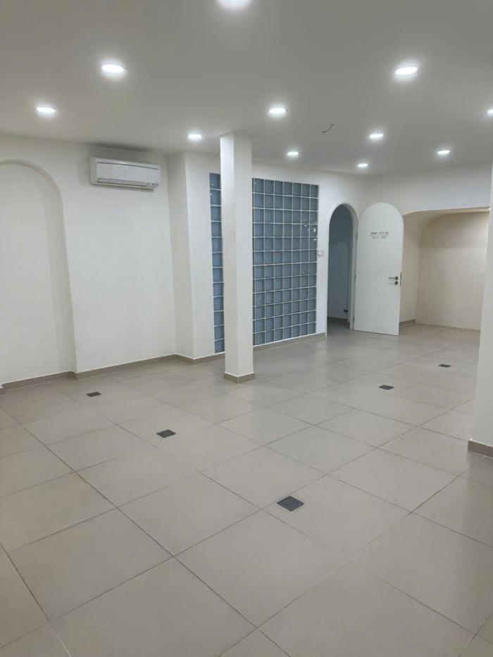 Cho thuê nhà mặt tiền đường Bàu Cát