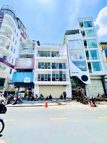 Cho thuê nhà mặt tiền đường Trần Quang Khải quận 1