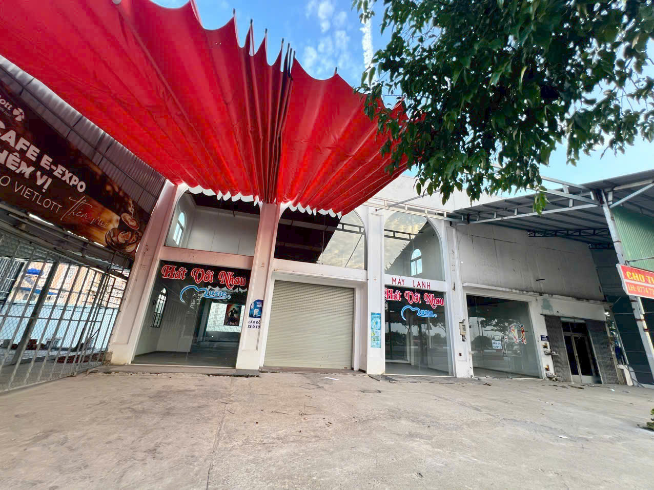 Cho thuê nhà mặt tiền đường Phạm Văn Đồng quận Thủ Đức