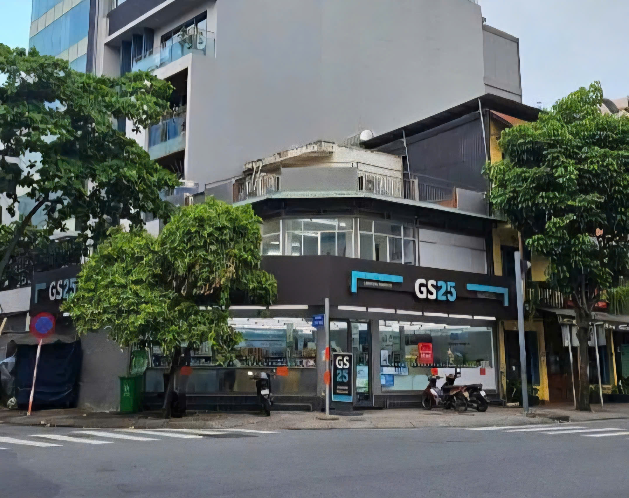 Bán nhà căn góc 2 mặt tiền đường Hồng Hà - Yên Thế quận Tân Bình