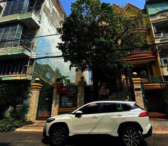 Cho thuê nguyên căn quận Tân Bình, nhà hẻm xe hơi đường Cộng Hoà