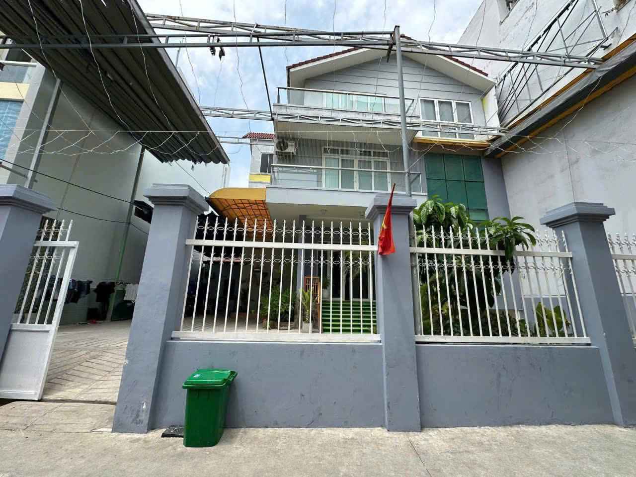 Cho thuê nhà đường Cách Mạng Tháng 8 Quận 3