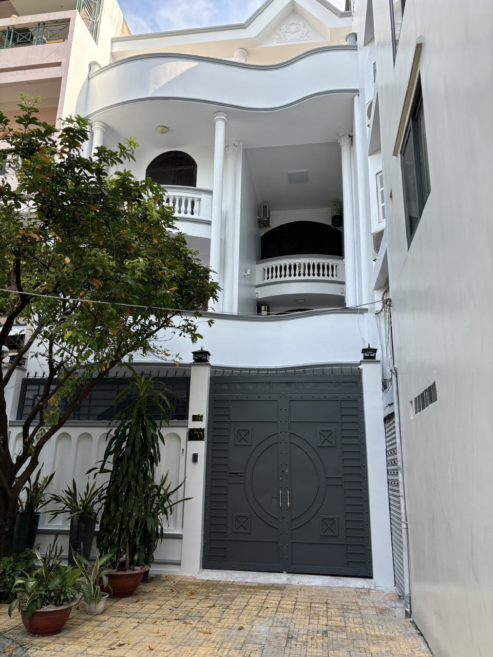 Cho thuê nhà đường Hồ Văn Huê quận Phú Nhuận