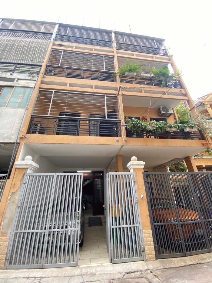 Cho thuê nhà đường Huỳnh Văn Bánh, nhà nguyên căn hẻm lớn quận Phú Nhuận