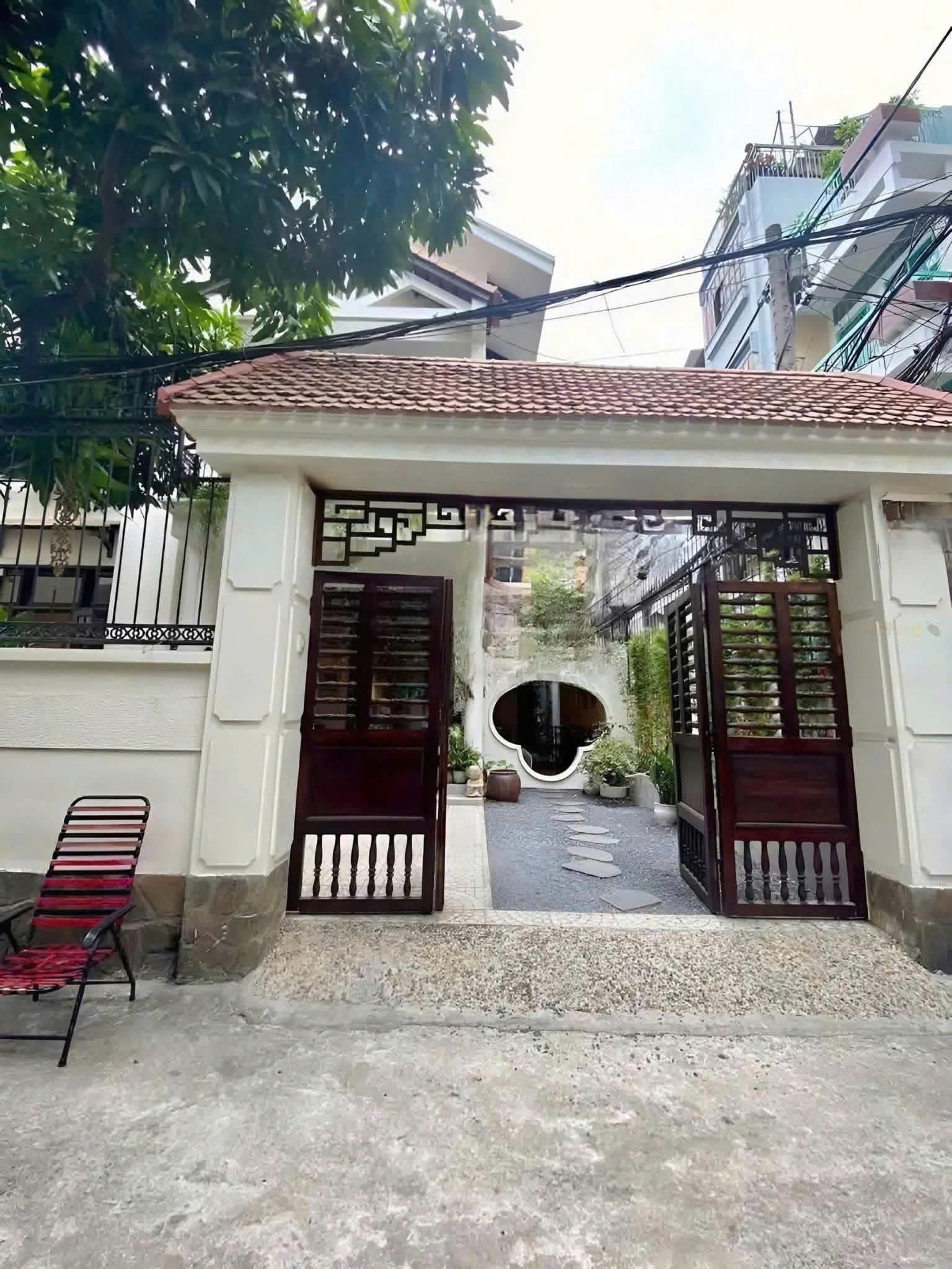 Cho thuê nhà đường Nguyễn Tri Phương quận 10