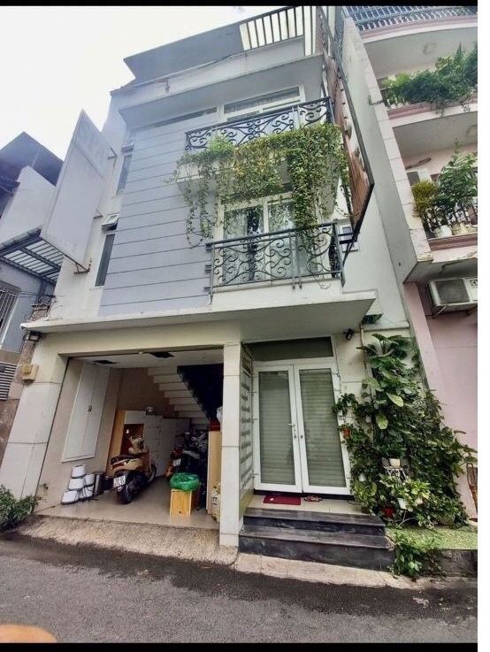 Cho thuê nhà đường Yên Thế, nhà nguyên căn hẻm quận Tân Bình