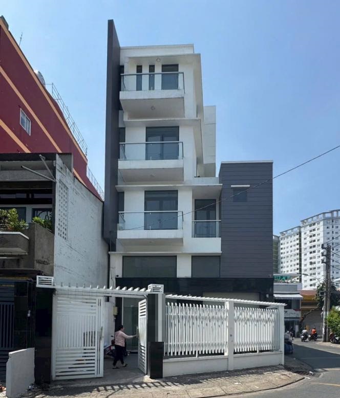 Cho thuê nhà góc 2 mặt tiền đường Trịnh Đình Trọng quận Tân Phú