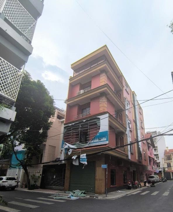 Cho thuê nhà hẻm lớn góc 2 mặt tiền đường Cộng Hoà quận Tân Bình