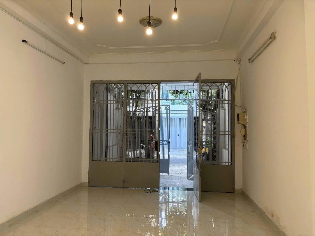 Cho thuê nhà mặt tiền đường Chu Văn An Bình Thạnh