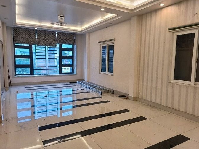 Cho thuê nhà mặt tiền đường Đồng Đen Quận Tân Bình