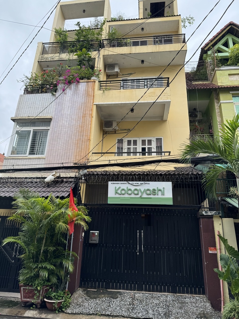 Cho thuê nhà mặt tiền đường Hát Giang quận Tân Bình