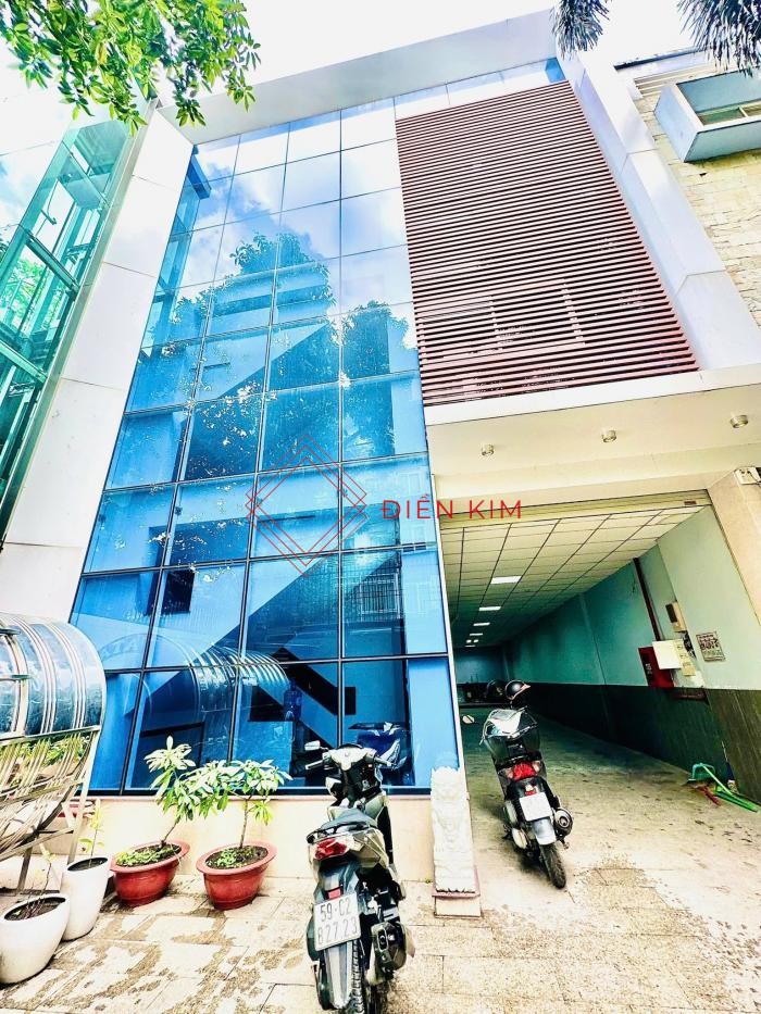 Cho thuê nhà mặt tiền đường Hoàng Diệu quận Phú Nhuận