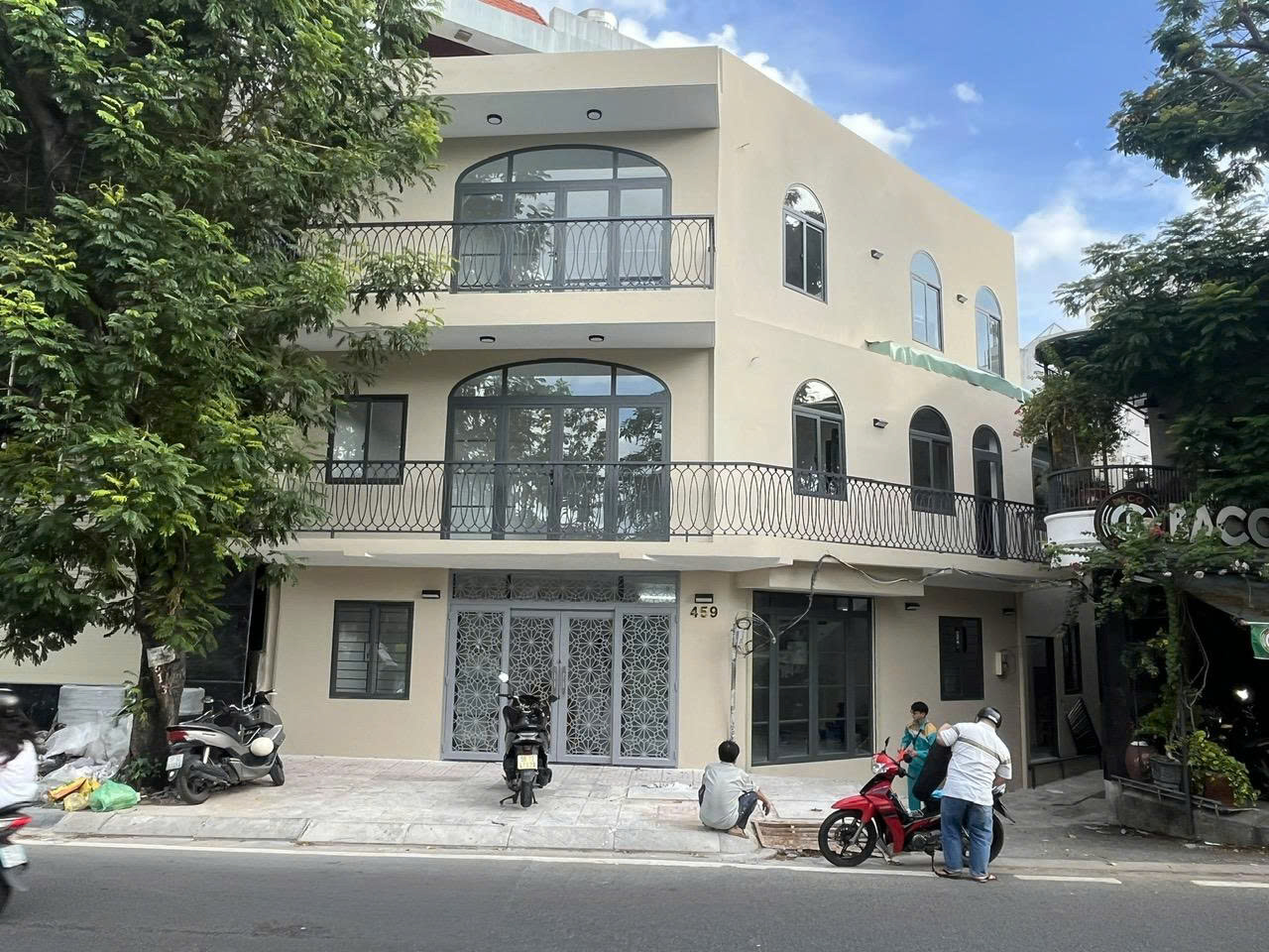 Cho thuê nhà mặt tiền đường Hoàng Sa Quận 3