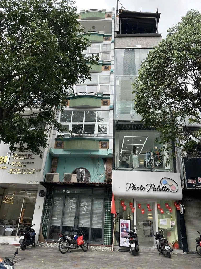 Cho thuê nhà mặt tiền đường Huỳnh Thúc Kháng Quận 1