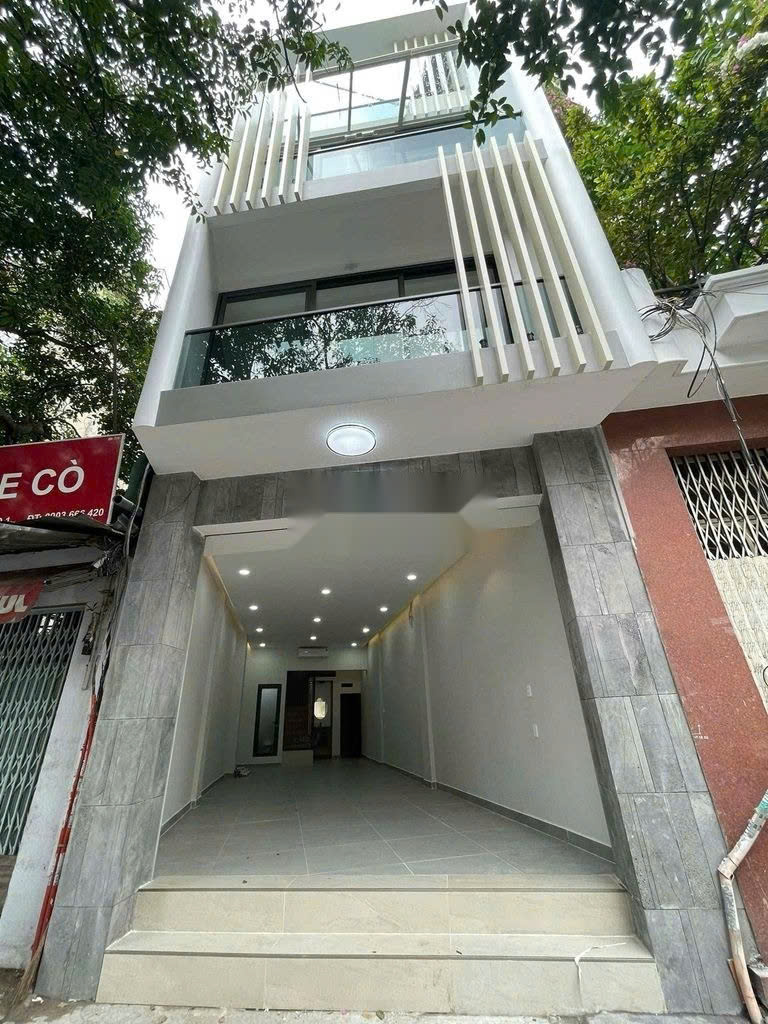 Cho thuê nhà mặt tiền đường Lê Thị Riêng quận 1