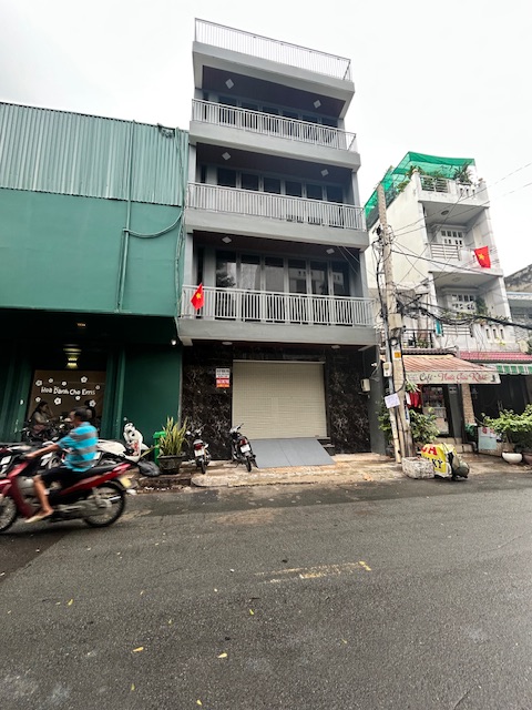 Cho thuê nhà mặt tiền đường Lương Trúc Đàm quận Tân Phú