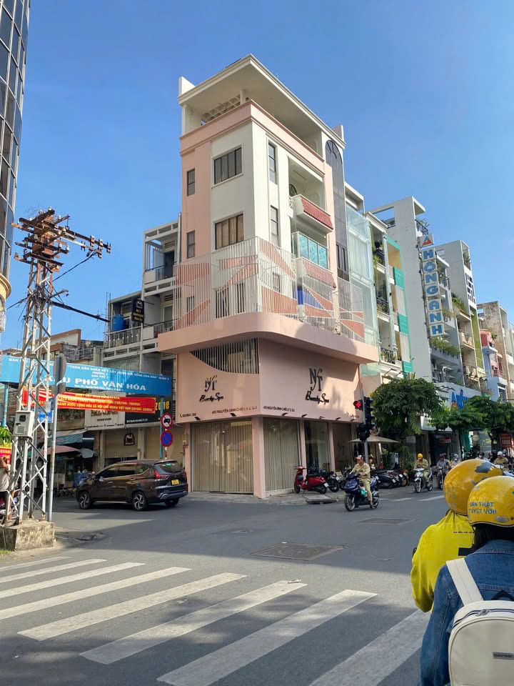 Cho thuê nhà mặt tiền đường Nguyễn Đình Chiểu Quận 3